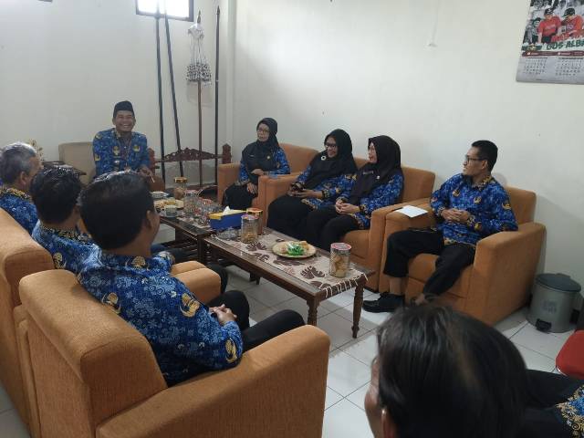 RAPAT INTERNAL